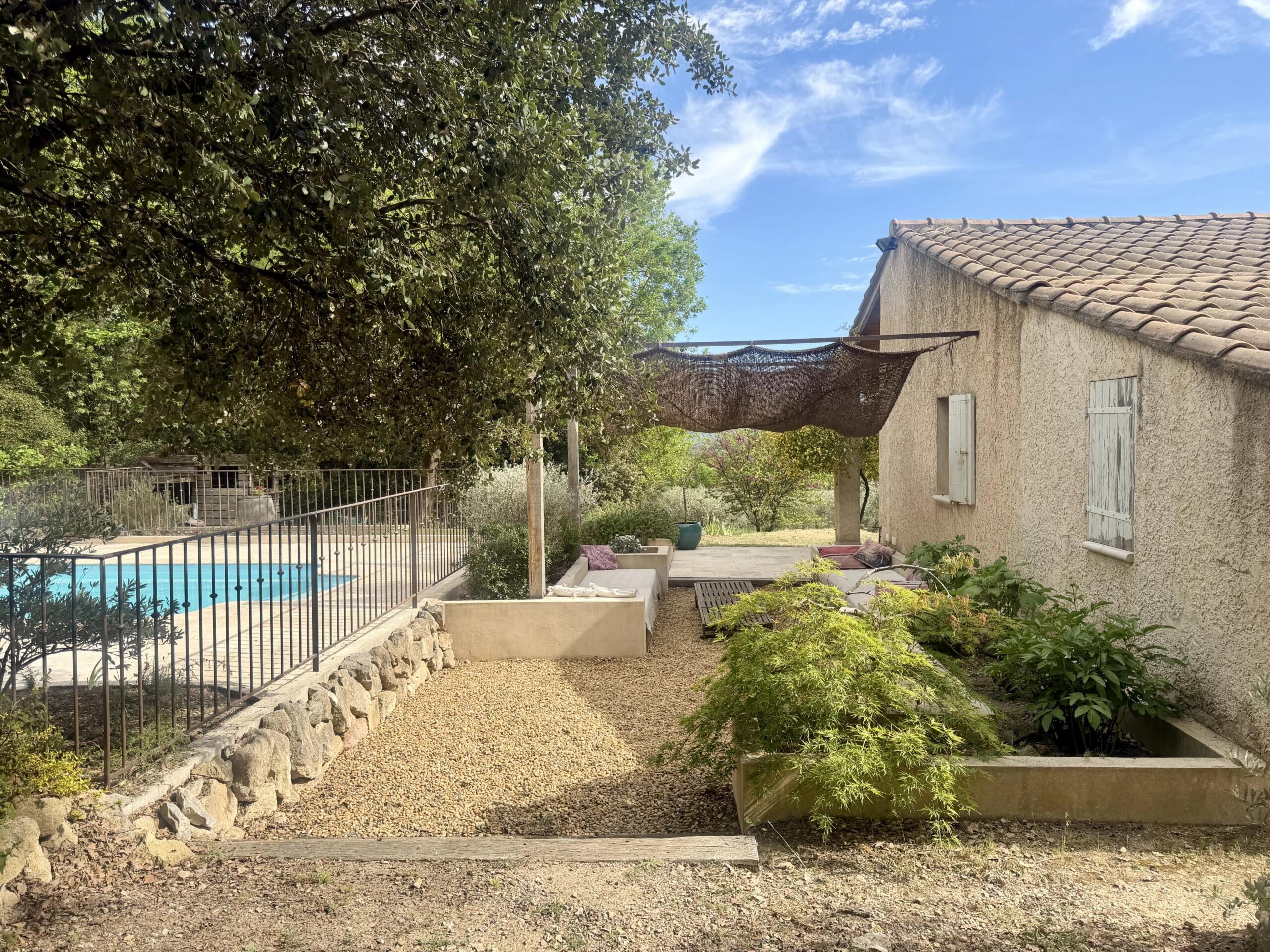 House with Pool and Olive Grove Views in Mérindol, Near Lourmarin, Provence-Alpes-Côte d’Azur – France – BVI85838