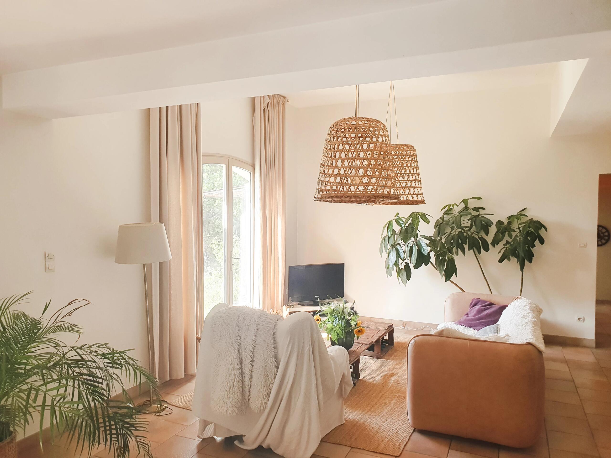 House with Pool and Olive Grove Views in Mérindol, Near Lourmarin, Provence-Alpes-Côte d’Azur – France – BVI85838