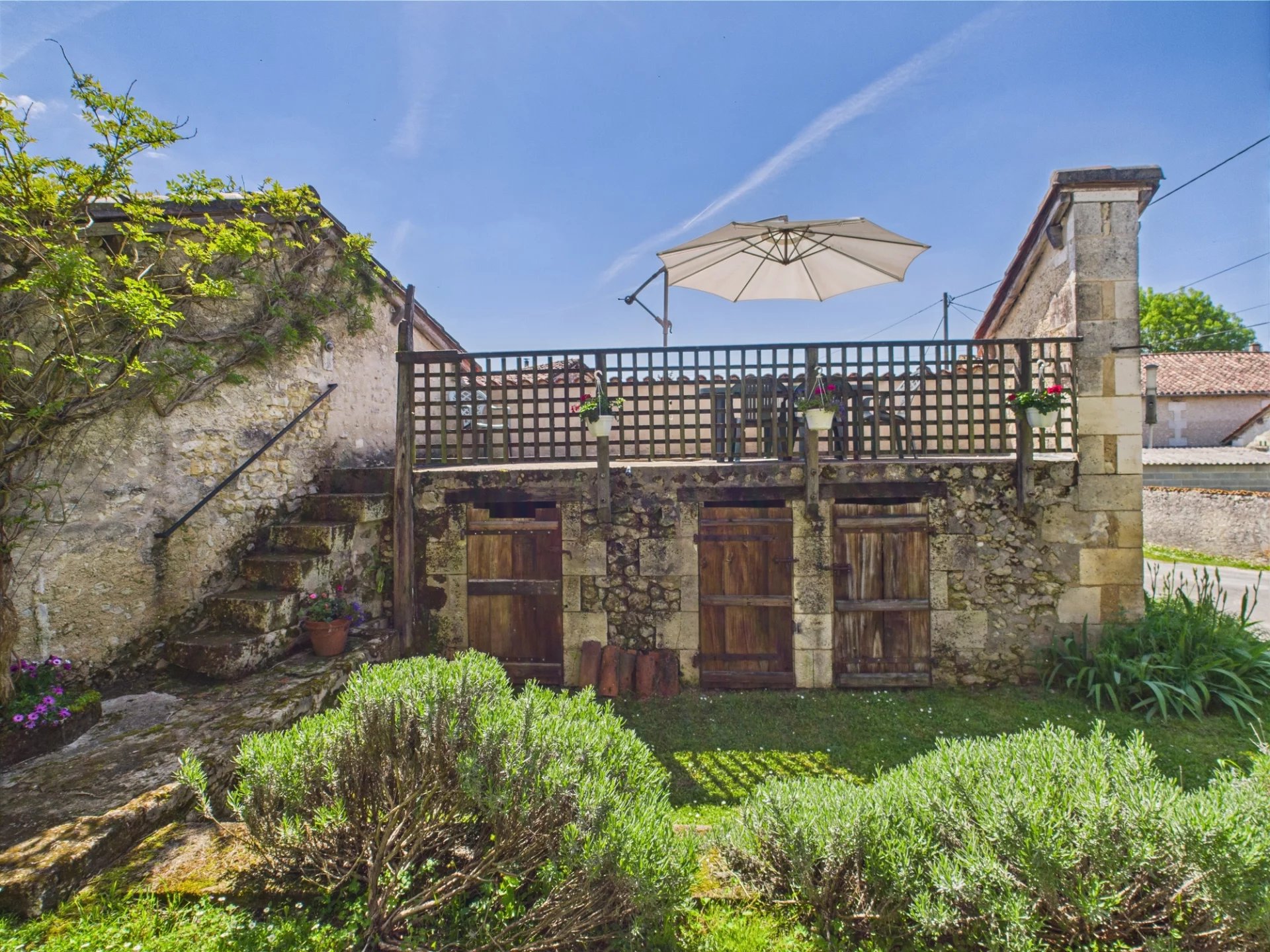 Pretty traditional house near to popular village, Aquitaine – France – BVI80391