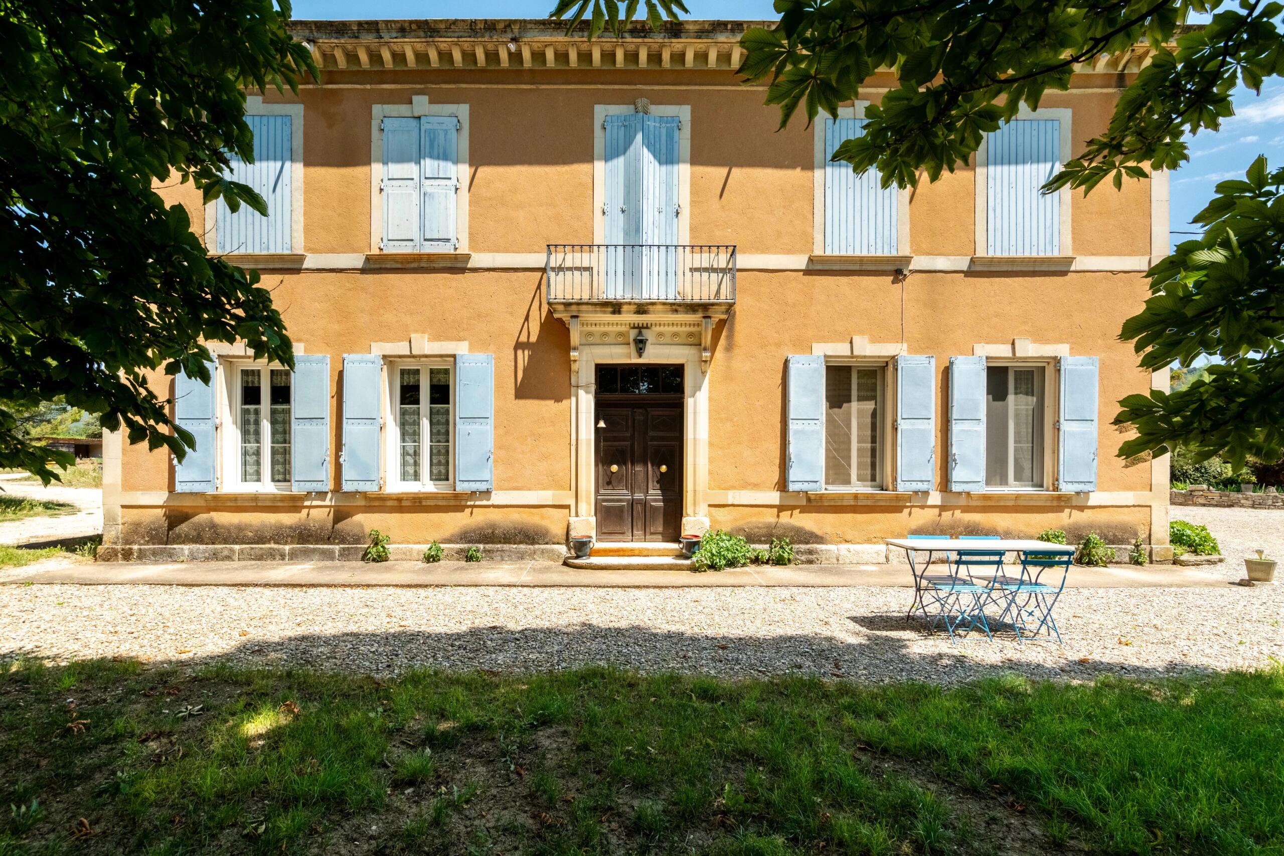 18th-Century Vineyard in the Luberon – An Exceptional Property in Provence, Provence-Alpes-Côte d’Azur – France – BVI79855