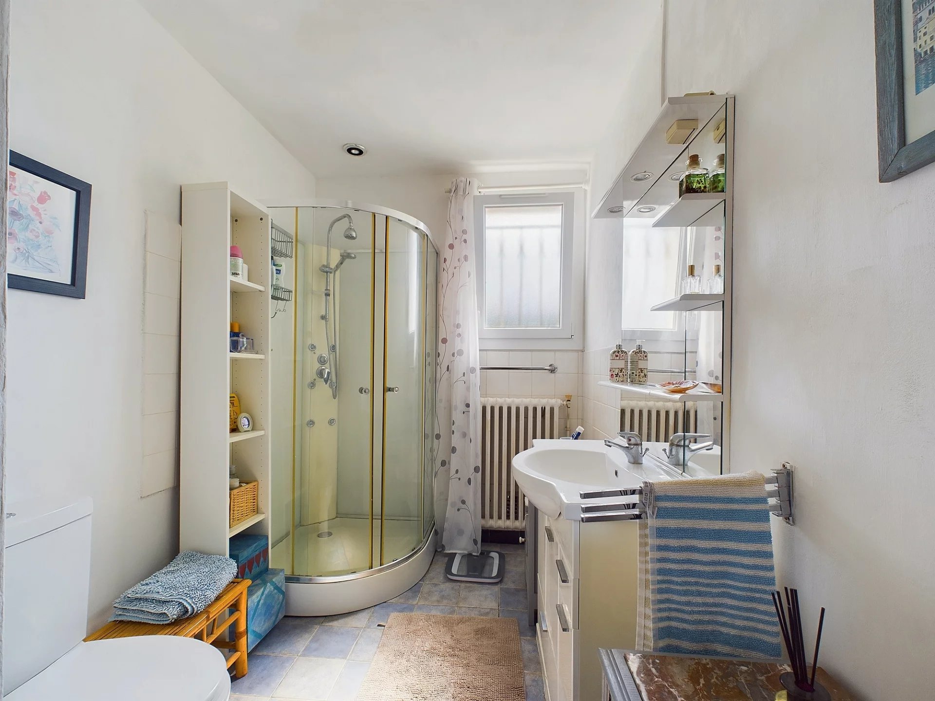 2 bedroom family home within walking distance of Riberac, Aquitaine – France – BVI76877