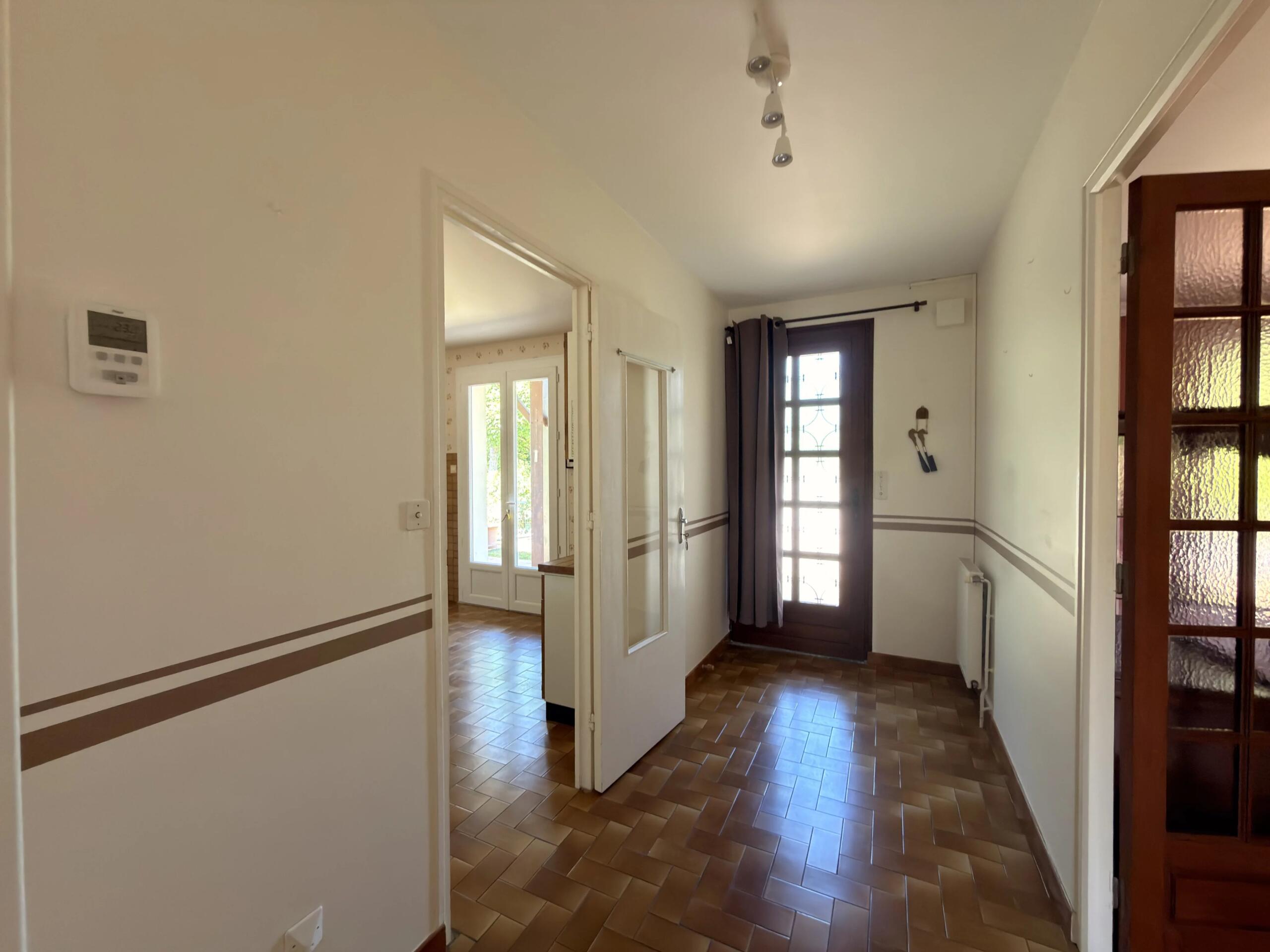 Well-Presented Single-Storey Property with Garage and Enclosed Garden, Poitou-Charentes – France – BVI85935