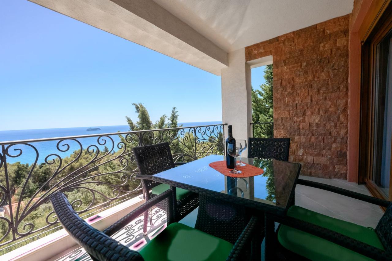 3 bedroom Villas in Bar, Bar Municipality, Montenegro – MREALE141