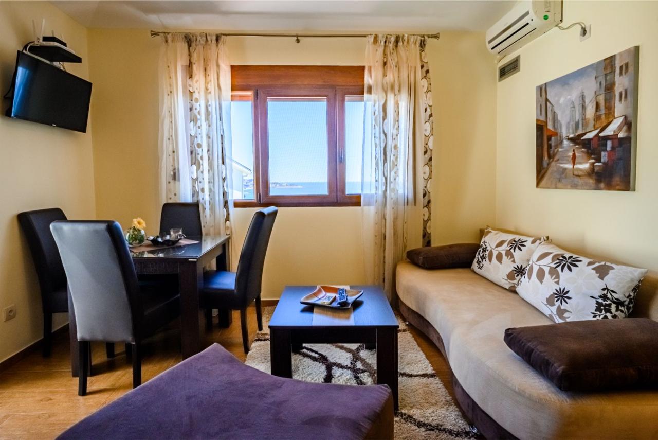 3 bedroom Villas in Bar, Bar Municipality, Montenegro – MREALE141