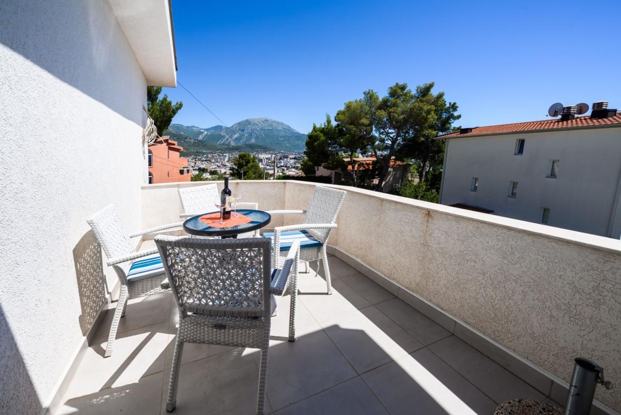 3 bedroom Villas in Bar, Bar Municipality, Montenegro – MREALE141