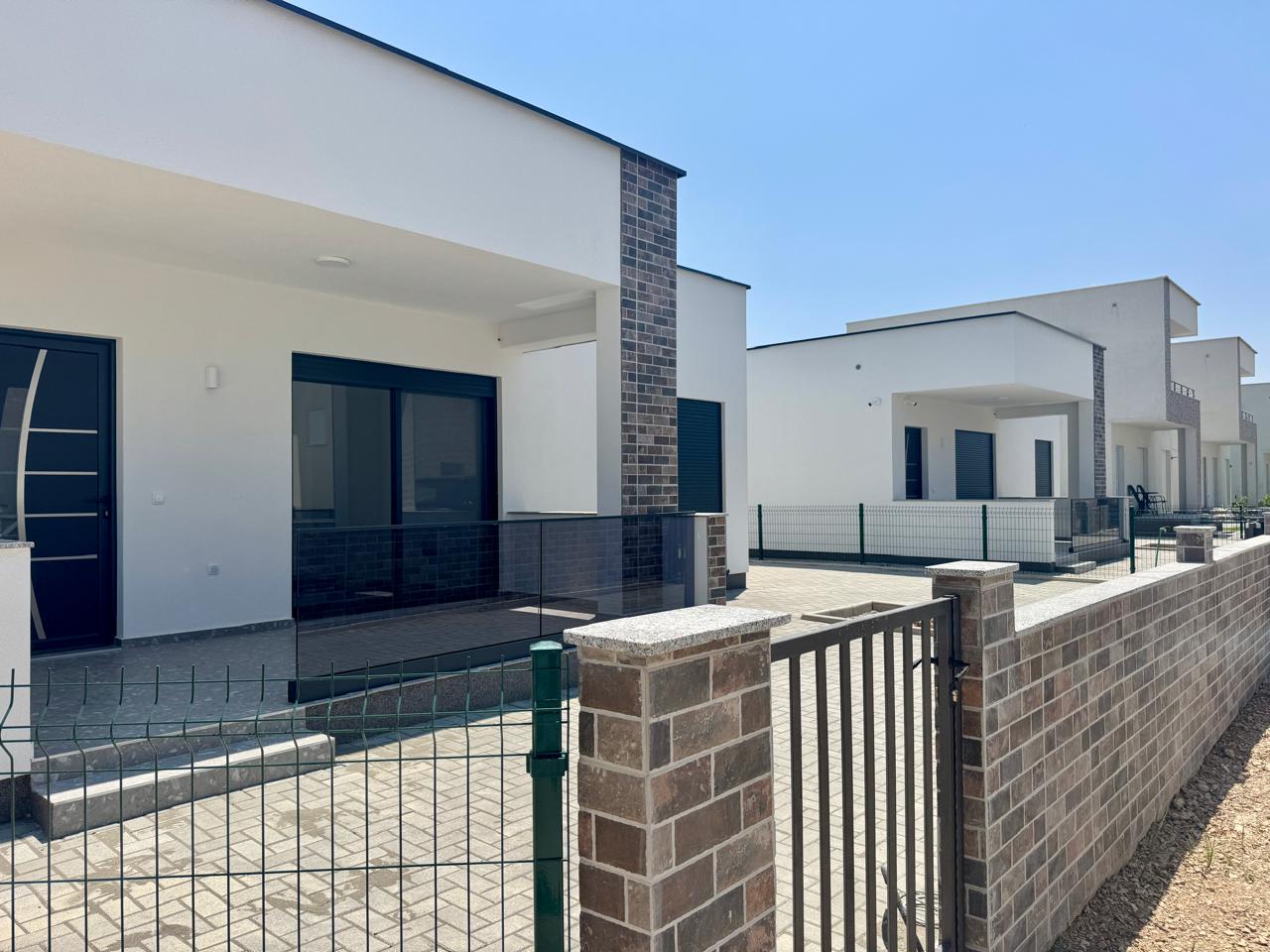 2 bedroom Houses in Ulcinj, Ulcinj Municipality, Montenegro – MREYU-06