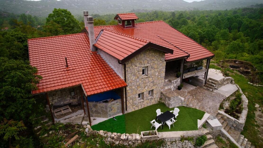 A restored 17th-century stone manor house, 208 m², on a 3700 m² plot near Budva, is for sale.
