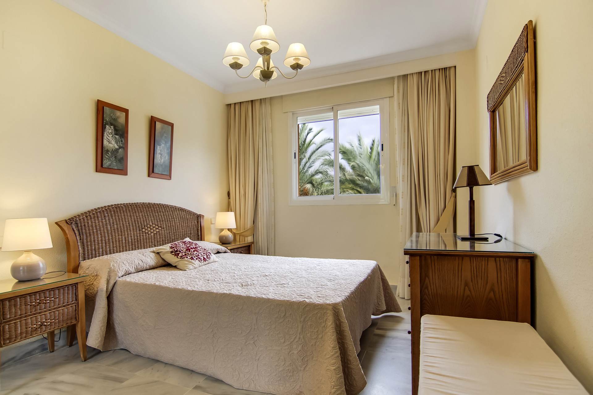 2 bedroom Apartment in Marbella, Malaga, Spain – 464-00190P