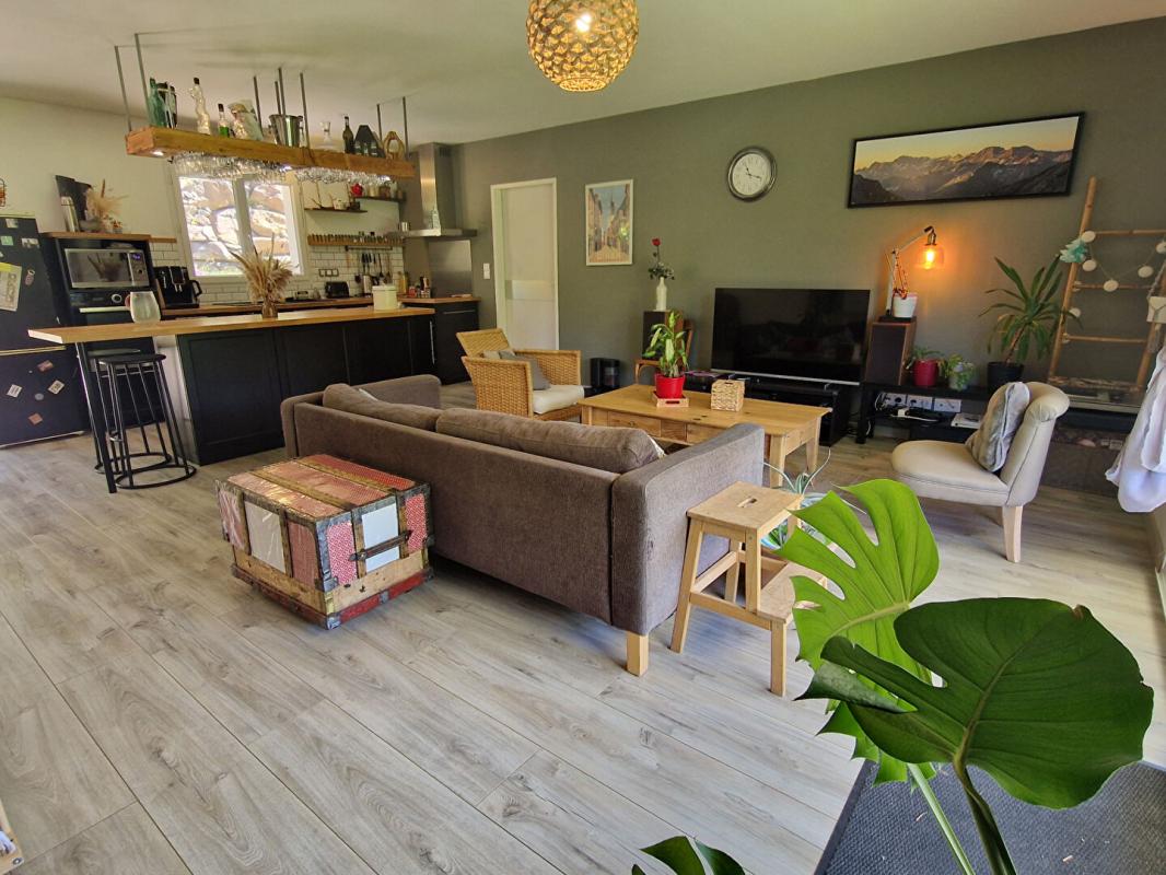 3 bedroom maison in Serres Sur Arget, Ariège, France