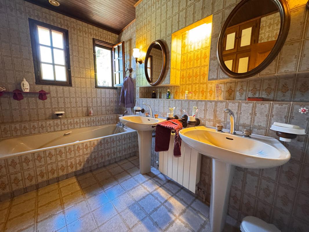 6 bedroom maison traditionnelle in Salvagnac Cajarc, Aveyron, France