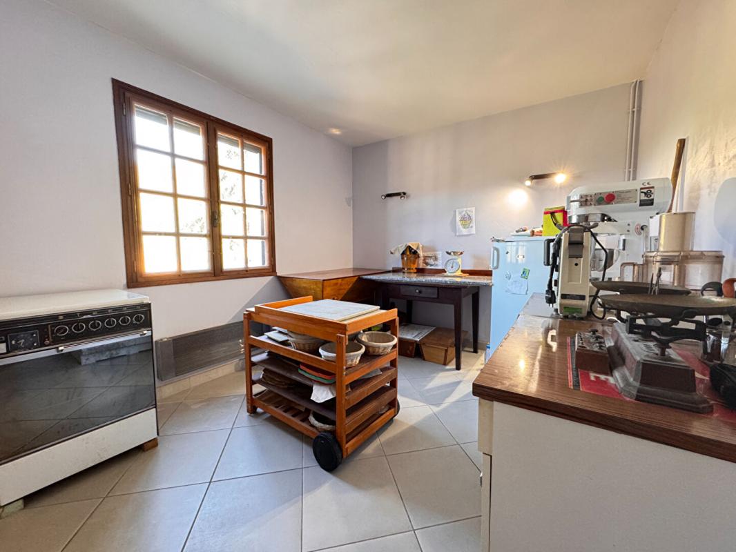 6 bedroom maison traditionnelle in Salvagnac Cajarc, Aveyron, France