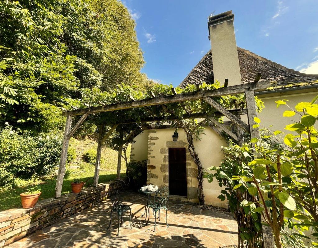 2 bedroom maison en pierres in Le Fel, Aveyron, France