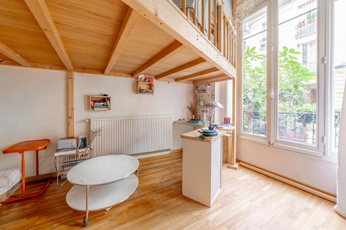 6 bedroom local commercial in Paris, France