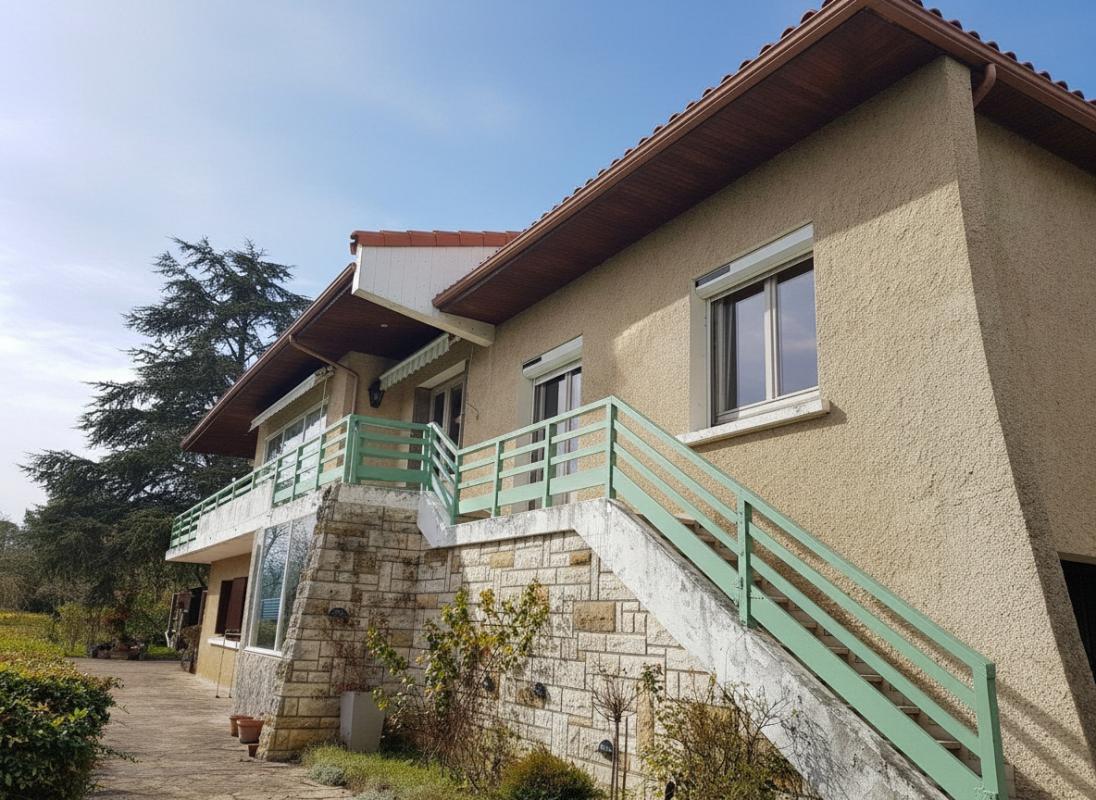7 bedroom maison de village in Condom, Gers, France