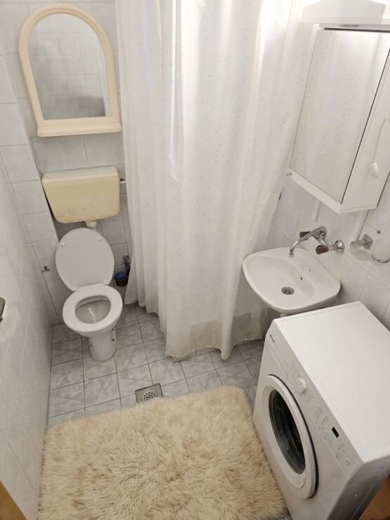 Compact and functional apartment in Budva: Podkošljun (flat part)