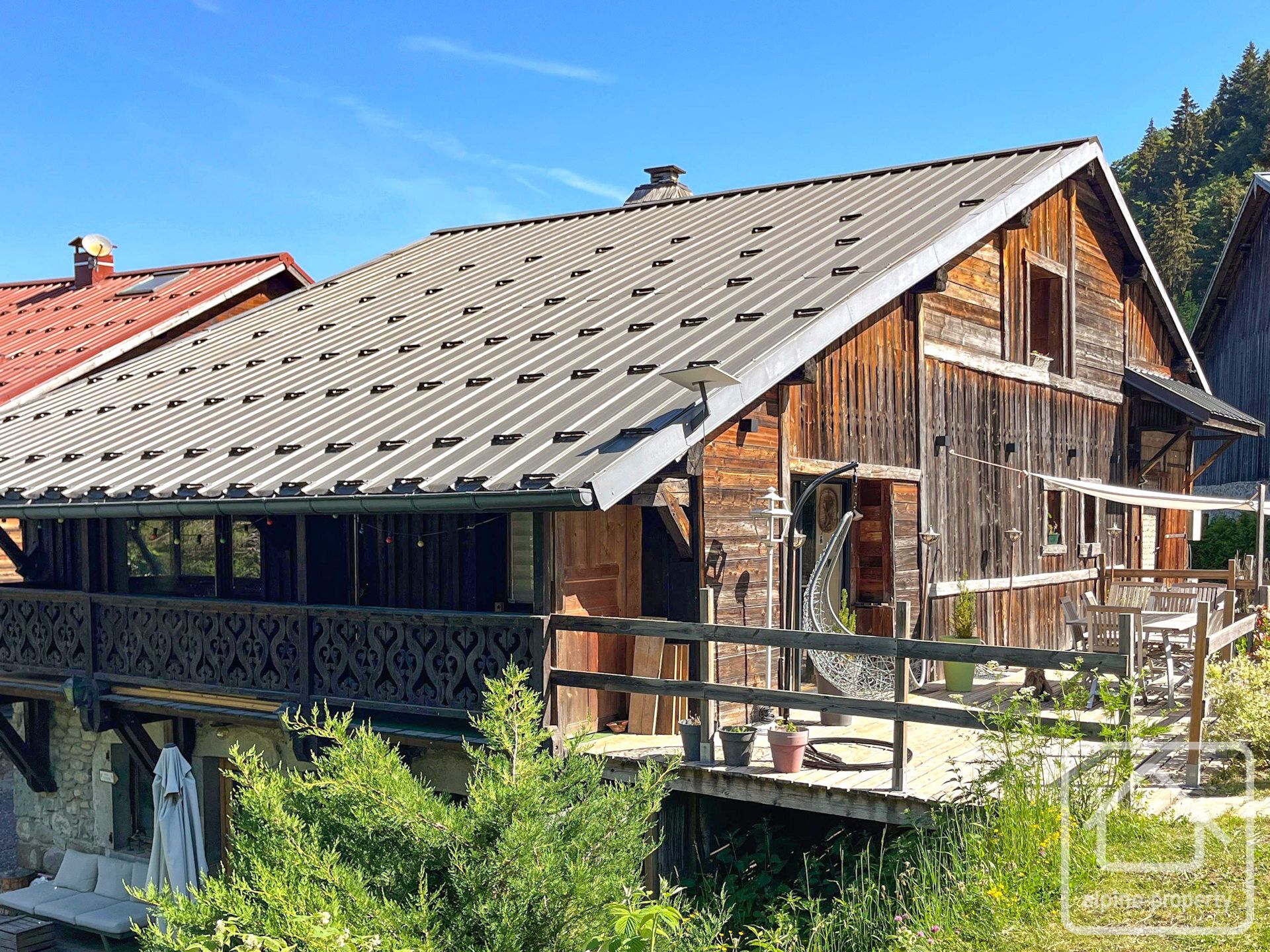Renovated Apartment With 3 Bedrooms, 2 Bathrooms, Terrace, And Workshop. – SKIDOUX
