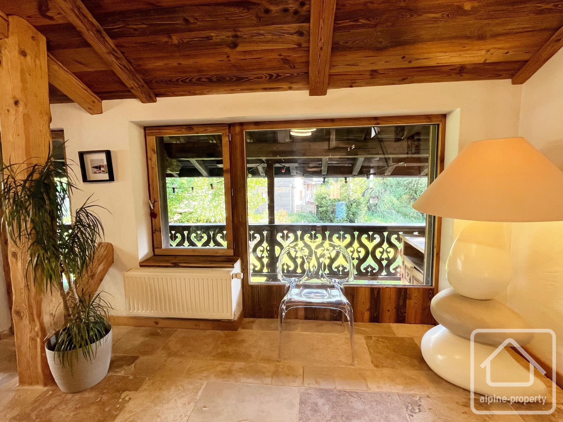 Renovated Apartment With 3 Bedrooms, 2 Bathrooms, Terrace, And Workshop. – SKIDOUX