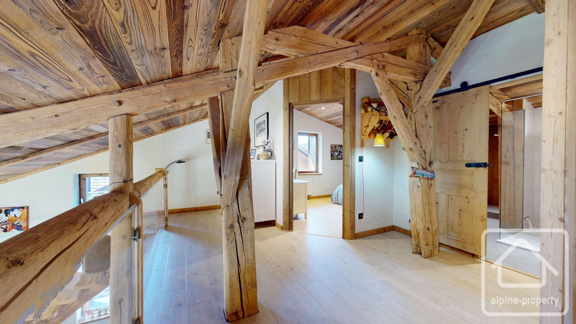 Renovated Apartment With 3 Bedrooms, 2 Bathrooms, Terrace, And Workshop. – SKIDOUX