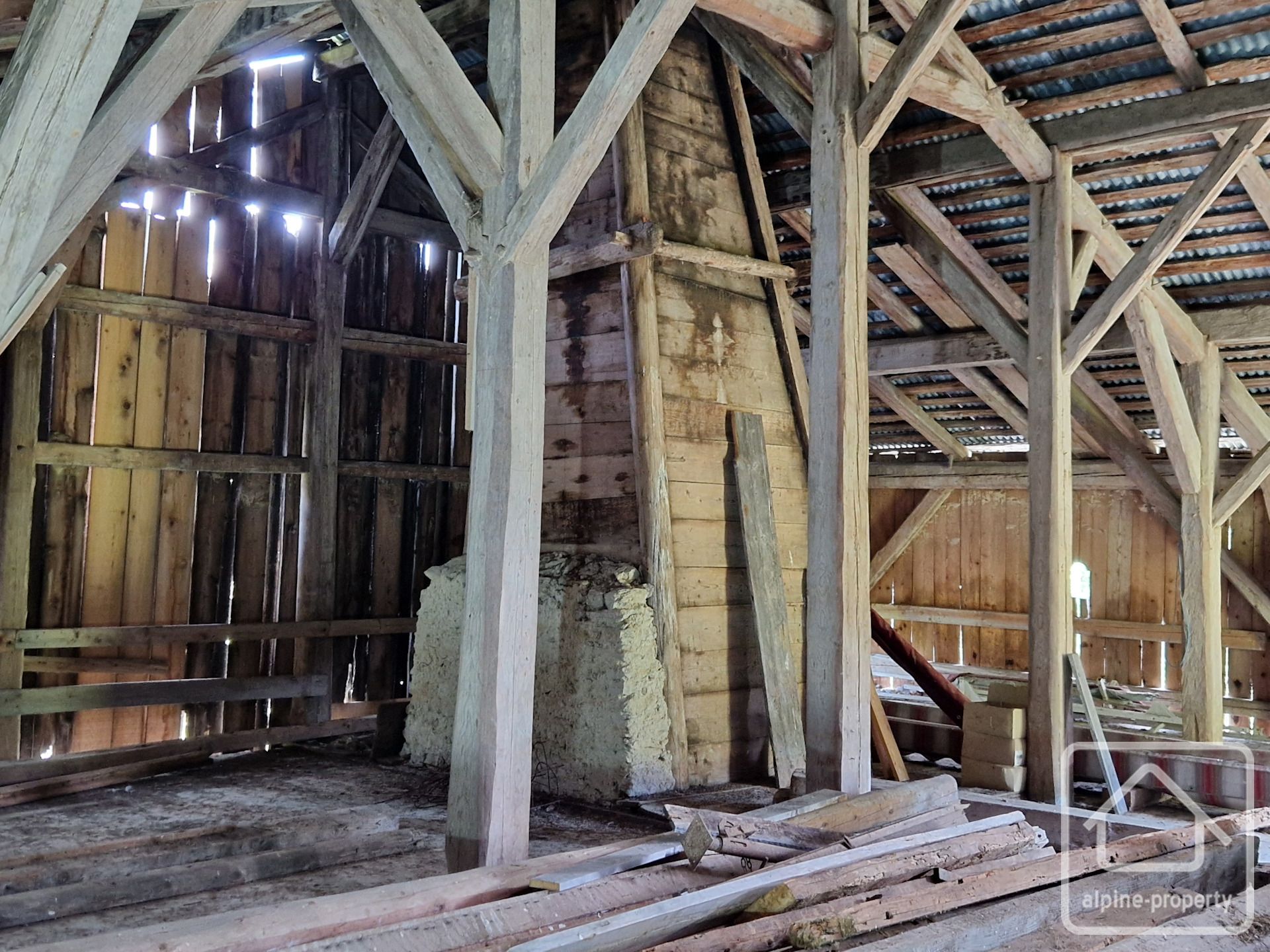Traditional Alpine Farmhouse To Renovate With 11,665m² Of Land On The Plaine Joux Plateau – TIVANCHE