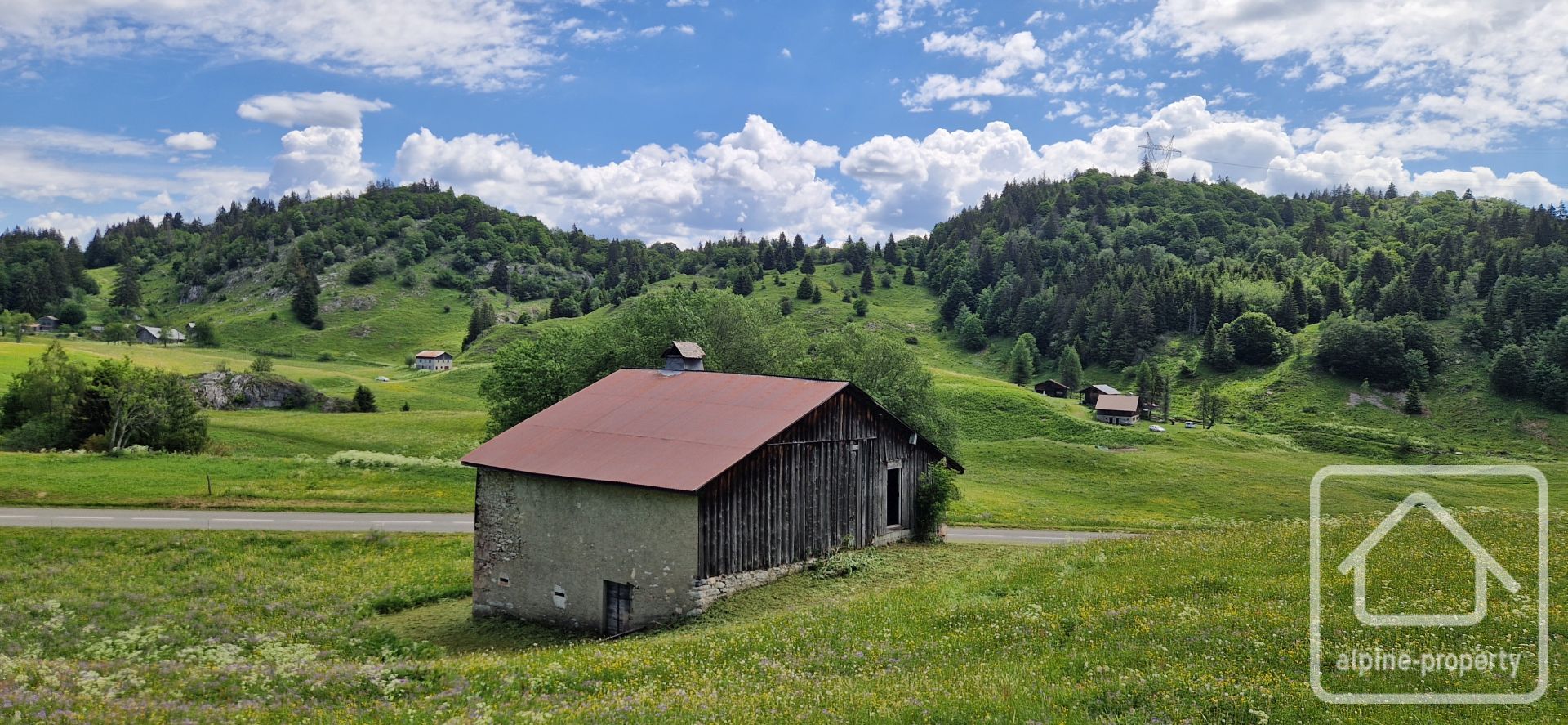 Traditional Alpine Farmhouse To Renovate With 11,665m² Of Land On The Plaine Joux Plateau – TIVANCHE