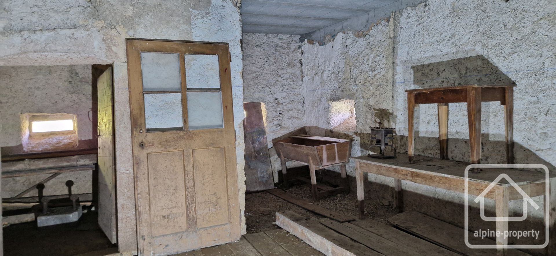 Traditional Alpine Farmhouse To Renovate With 11,665m² Of Land On The Plaine Joux Plateau – TIVANCHE