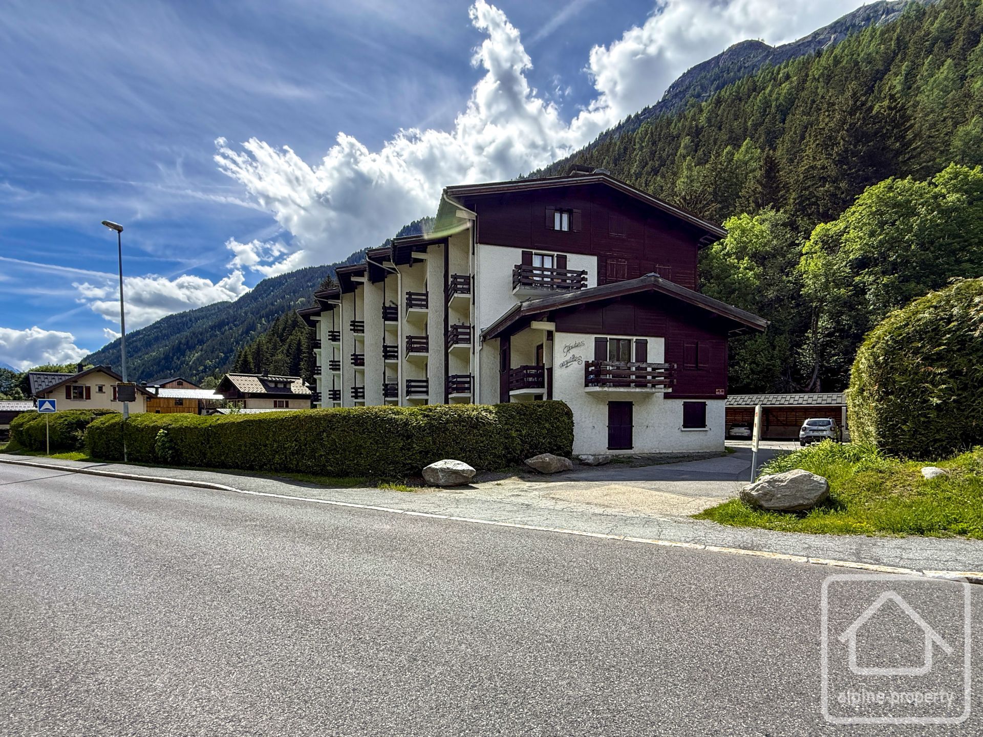 Studio Apartment With Storage Cellar,  Walking Distance To Ski Lift, Public Transport & Amenities, Residence With Lift & Outdoor Swimming Pool, Argentière Mountain Resort – LIEVRE