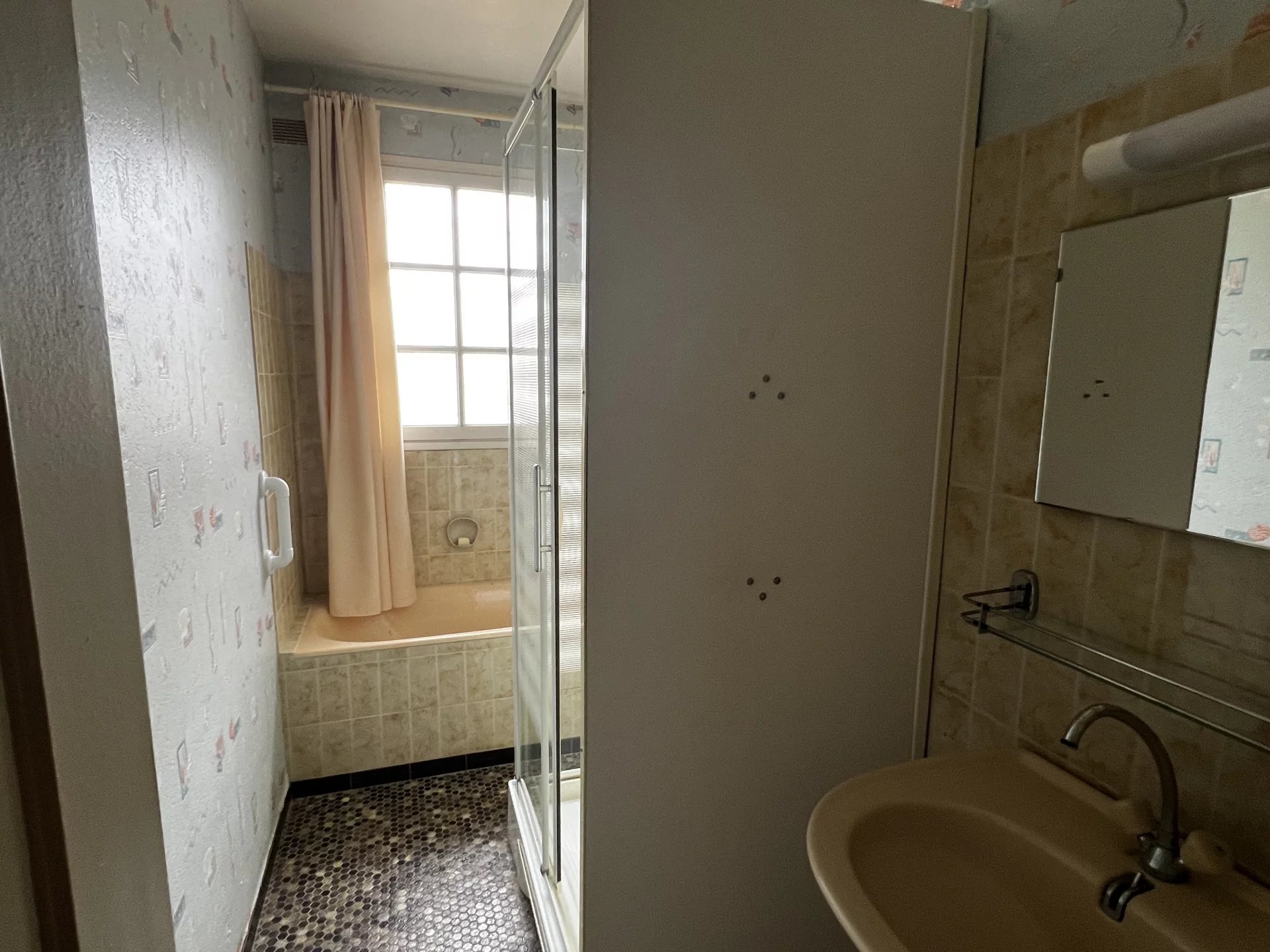 Detached Two-Bedroom Bungalow on the Outskirts of Bellac, Limousin – France – BVI83419
