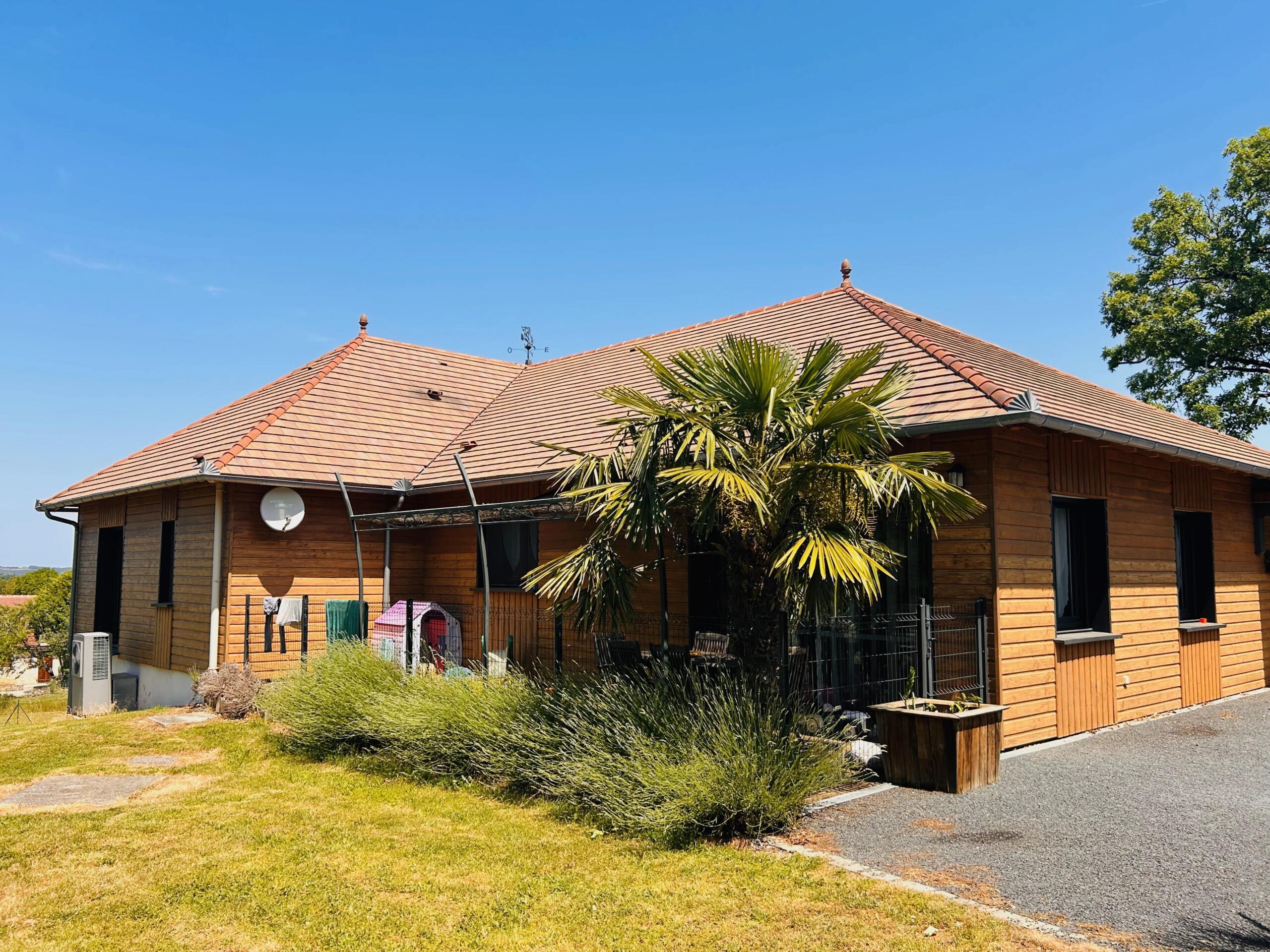 3 bedroom with pool and guest suite between Cahors and Gourdon, Midi-Pyrénées – France – BVI85747