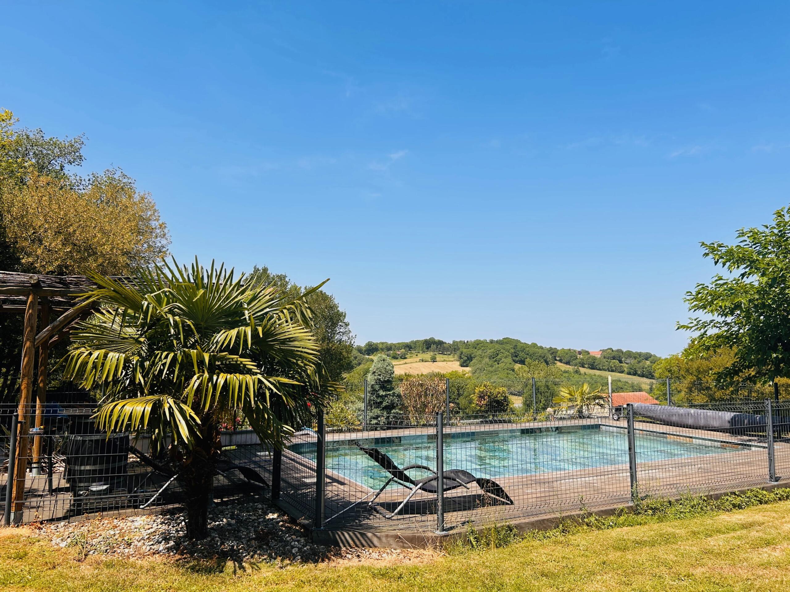 3 bedroom with pool and guest suite between Cahors and Gourdon, Midi-Pyrénées – France – BVI85747