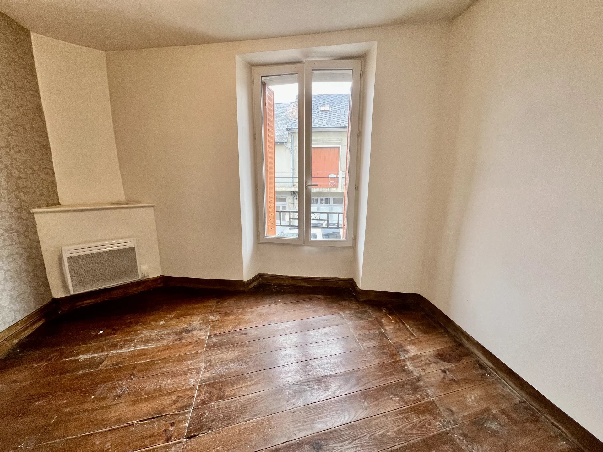 Three bedrooms in a lively village house, Limousin – France – BVI75986