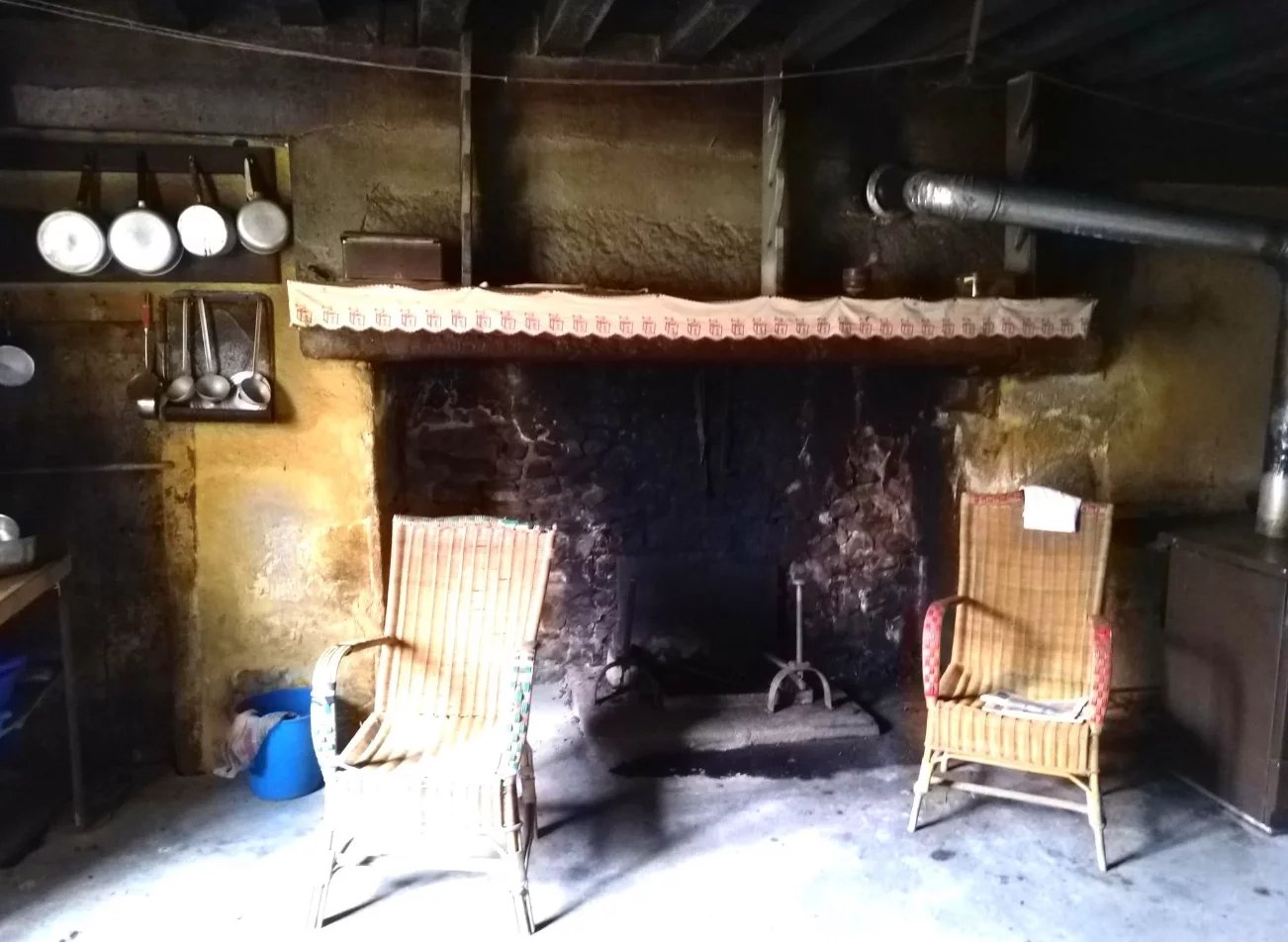 A project for renovation ! Cottage, barn, garden and field leading to a stream, Limousin – France – BVI79102