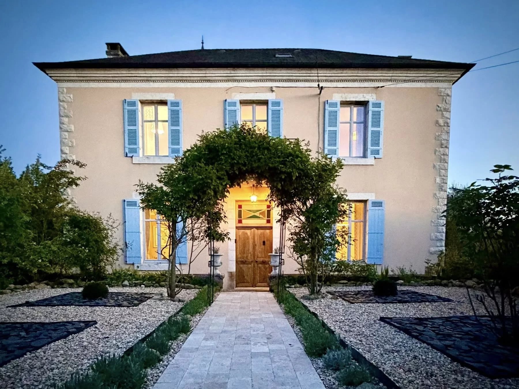 Beautiful fully renovated Maison de Maître, Aquitaine – France – BVI84740