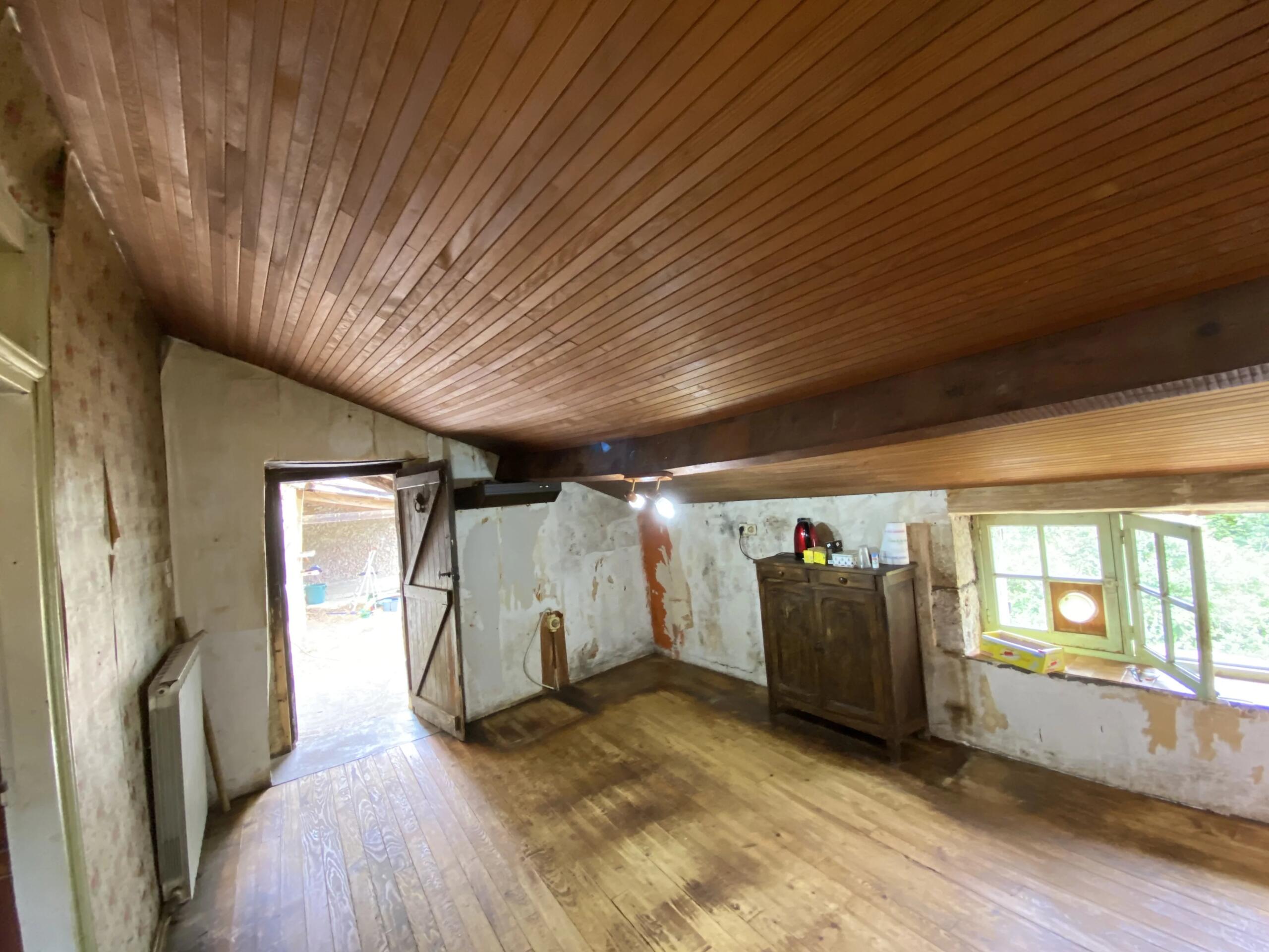 Rare Renovation Opportunity – Traditional Stone House, Barns and 1 Hectare of Land, Lauzerte, Midi-Pyrénées – France – BVI83947