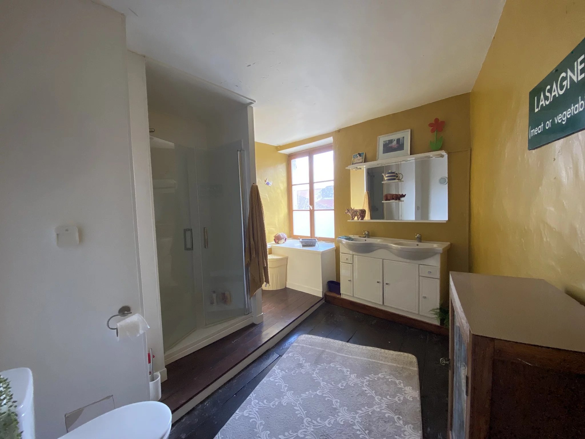 Townhouse in Bussière-Poitevine with potential for a shop!, Limousin – France – BVI86103