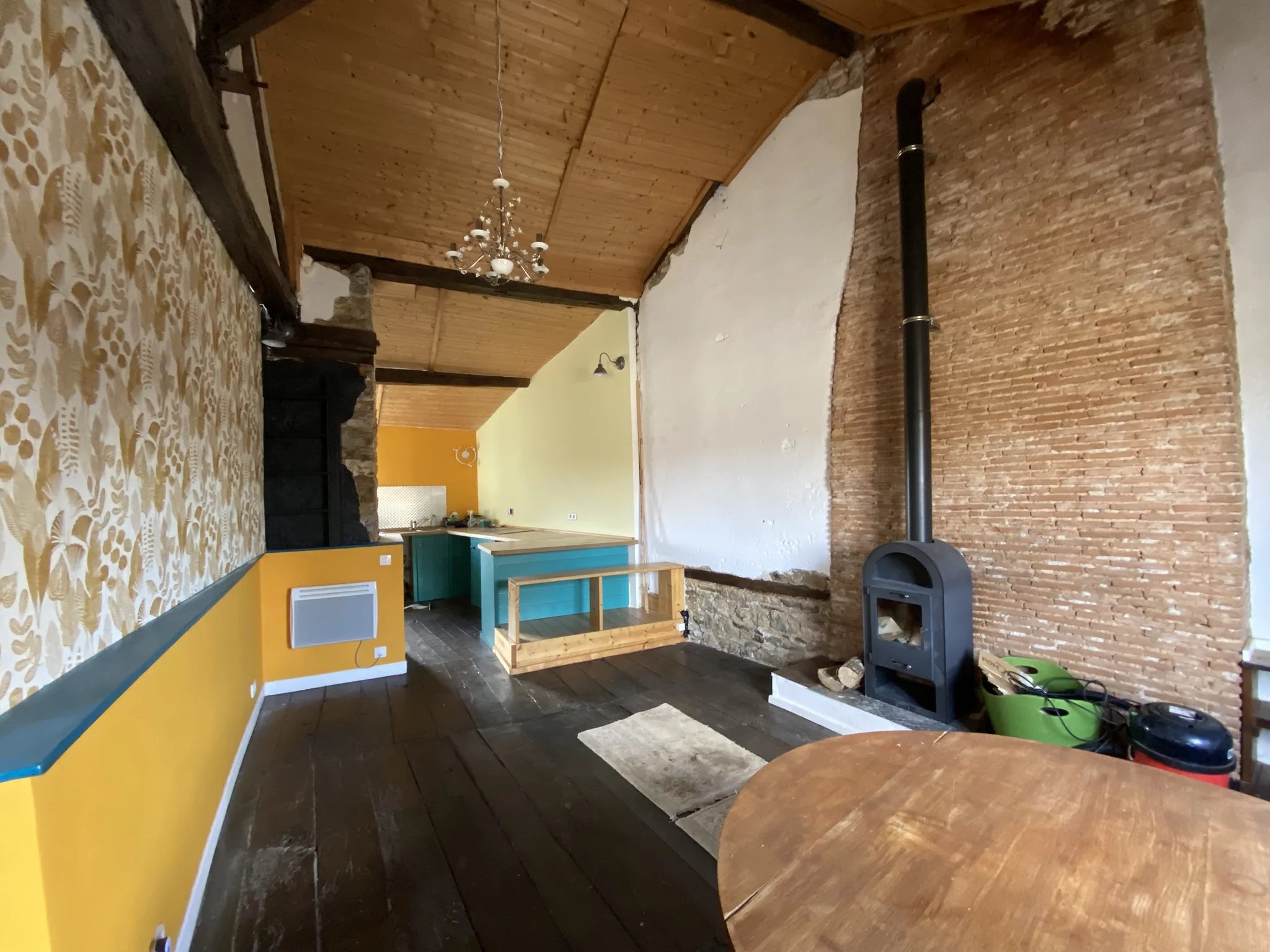Townhouse in Bussière-Poitevine with potential for a shop!, Limousin – France – BVI86103