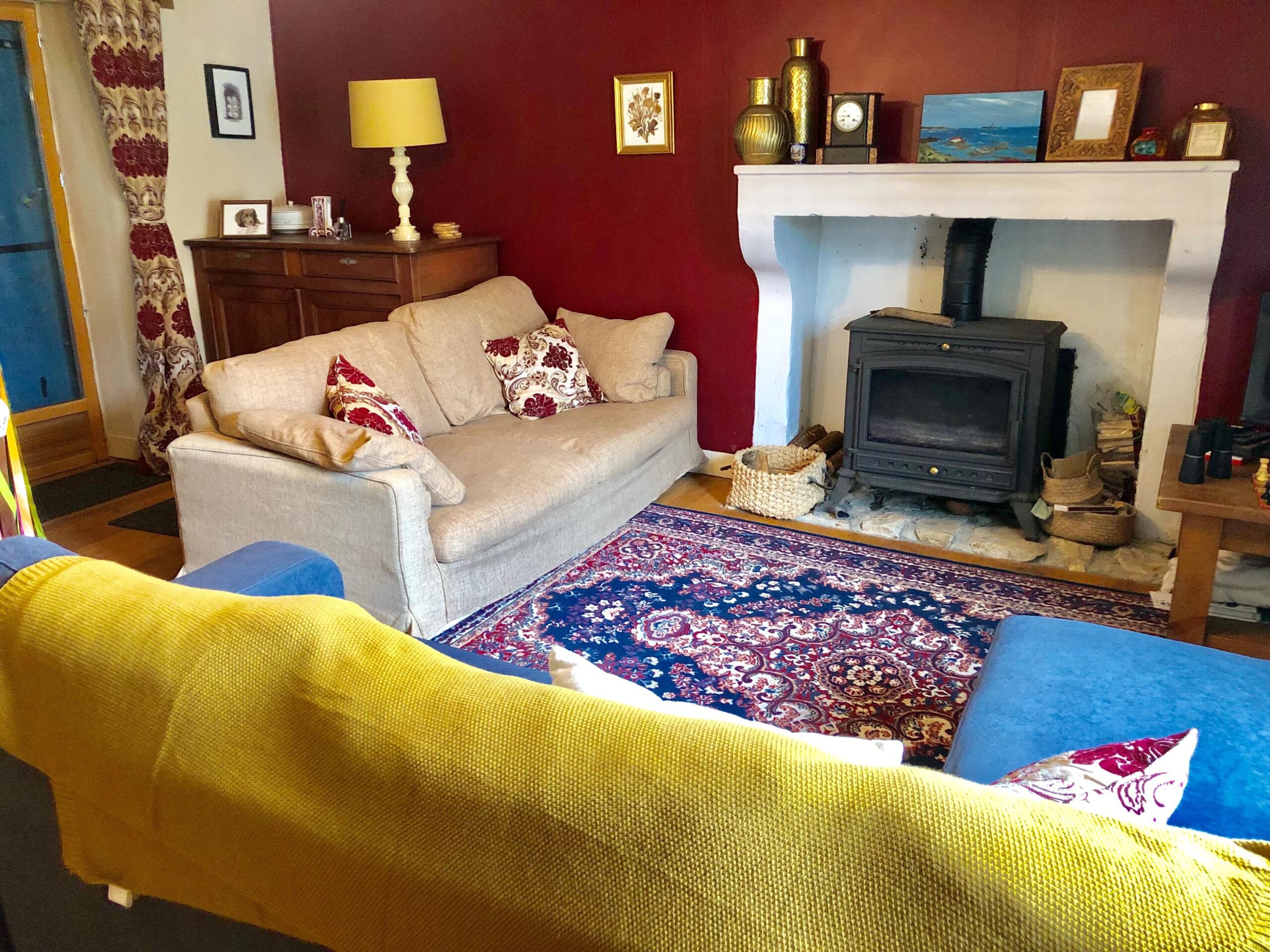 Two bedroom detached cottage in a hamlet, great lock and leave property, Poitou-Charentes – France – BVI85721