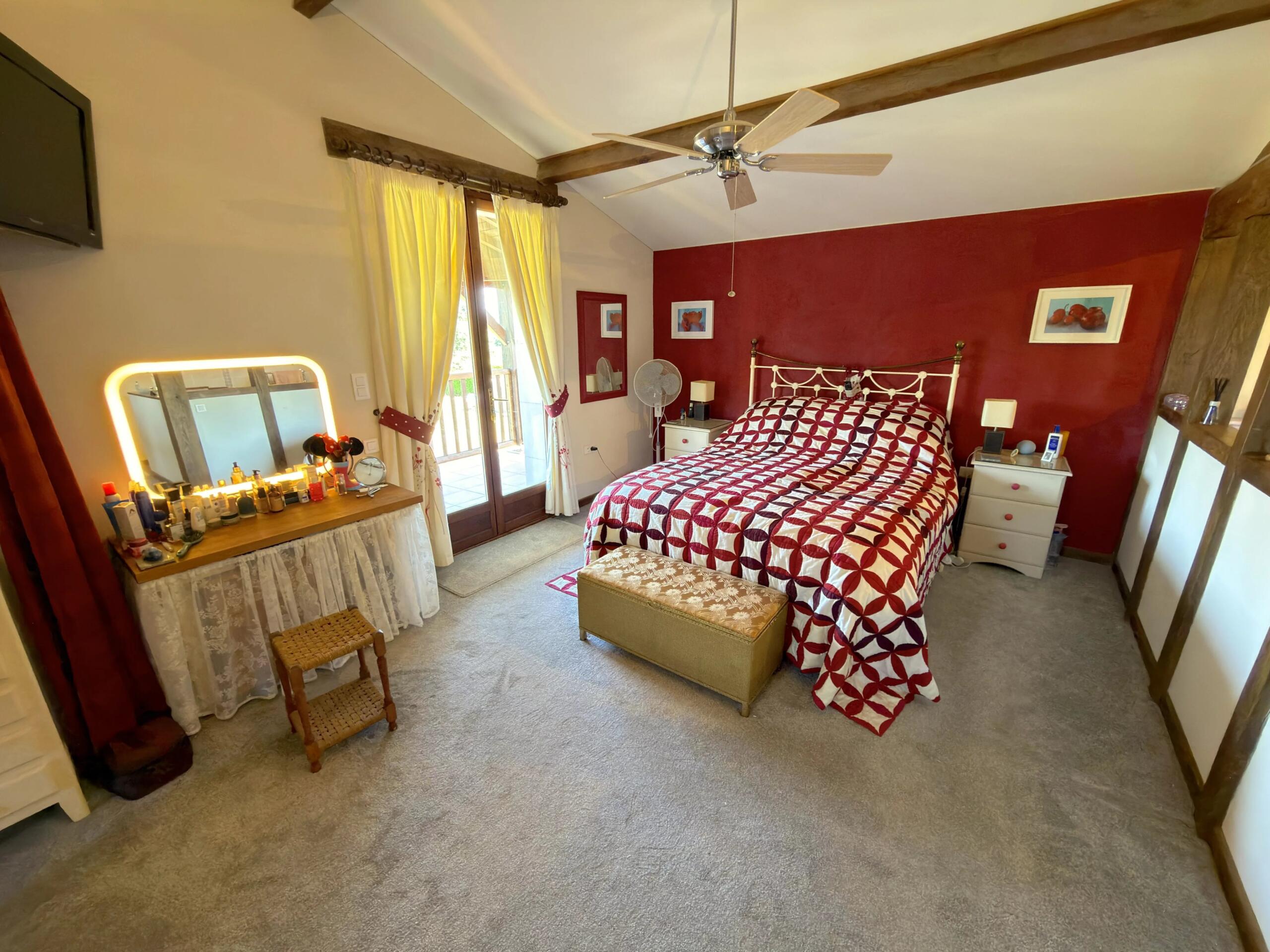 Beautiful Family Home with Countryside Views!, Aquitaine – France – BVI86040