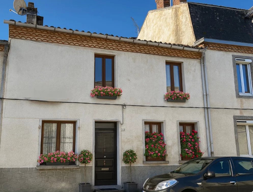 Spacious Townhouse with Sunny Terrace and Garden – Le Dorat, Limousin – France – BVI81455