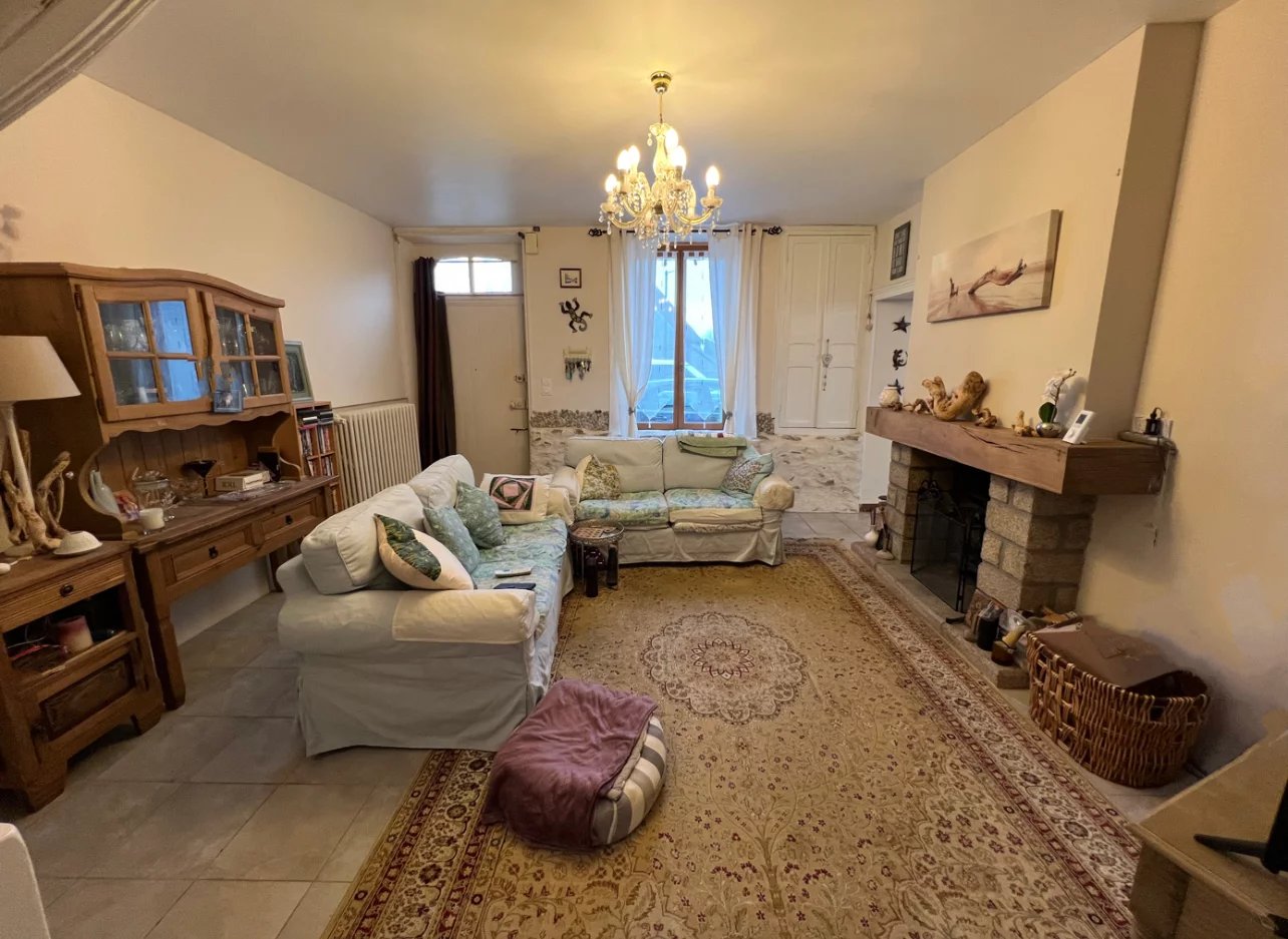 A delightful 3 bed family home with large barn, Limousin – France – BVI74225