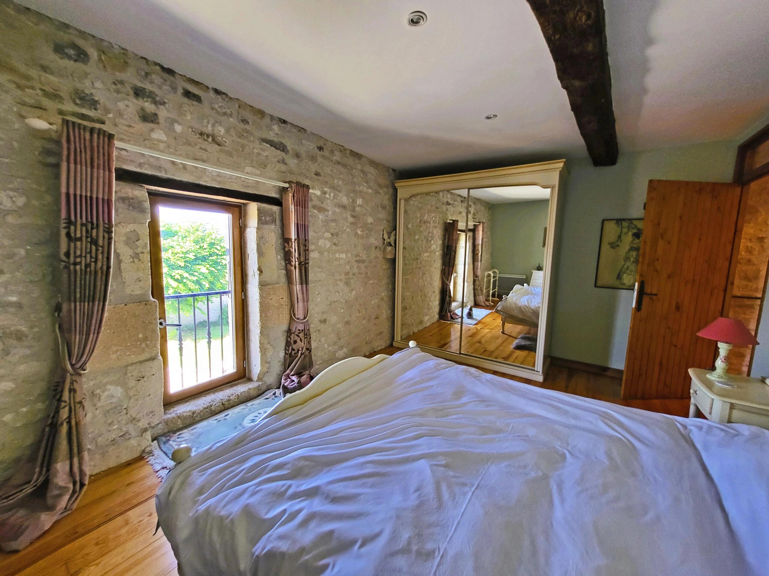 Handsome 4 bed family home with large gite and stunning pool, close to Cognac, Poitou-Charentes – France – BVI85498