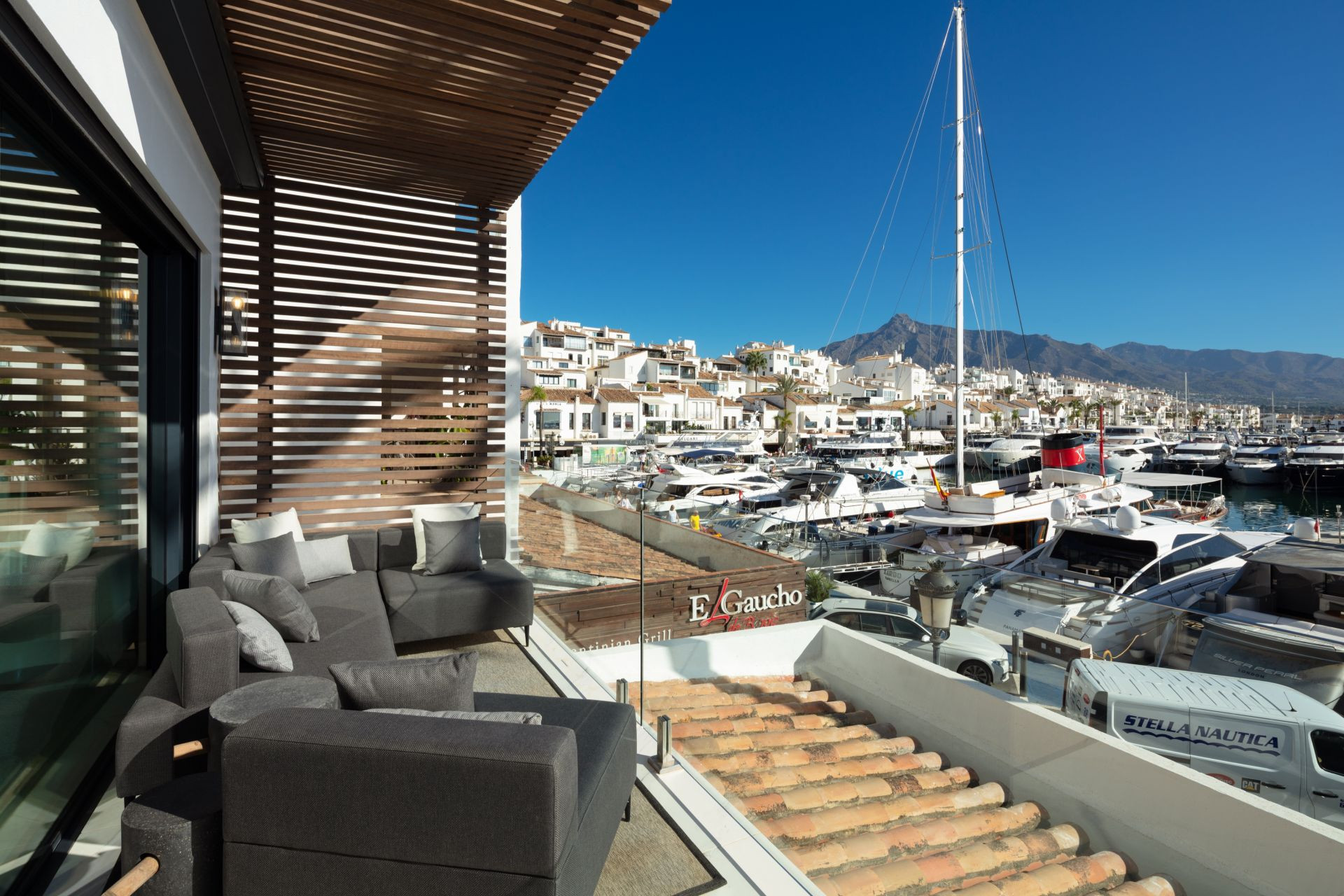 3 bedroom Apartment in Marbella, Malaga, Spain – 464-00402D