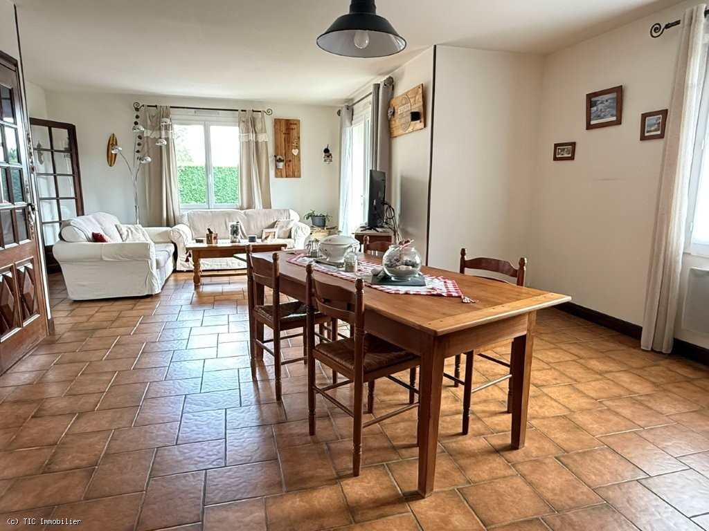 3 bedroom House in Verteuil-Sur-Charente, France – r7512