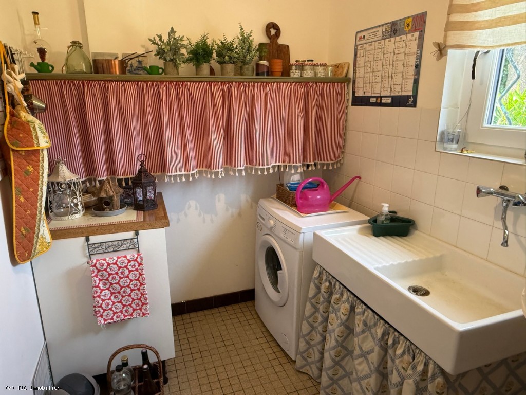 3 bedroom House in Charroux, France – r7511