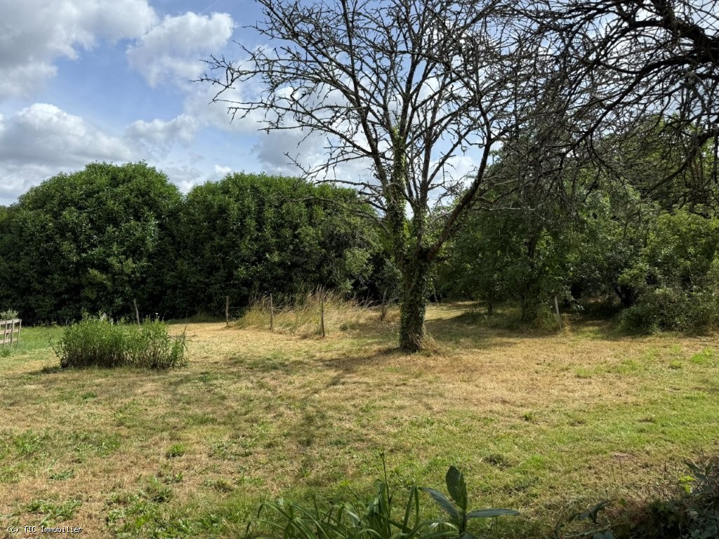 3 bedroom House in Champagne-Mouton, France – r7502