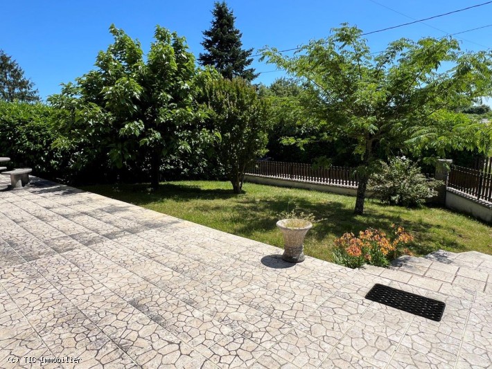 5 bedroom House in Sauze-Vaussais, Sauzé-Vaussais, France – r7495
