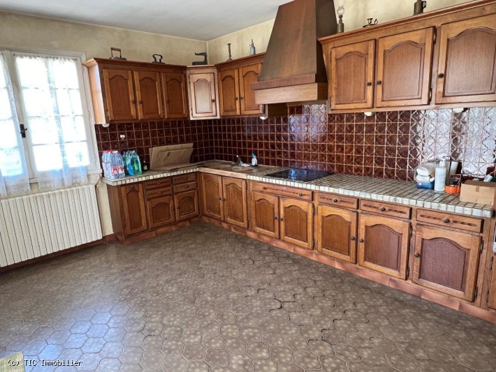 5 bedroom House in Sauze-Vaussais, Sauzé-Vaussais, France – r7495
