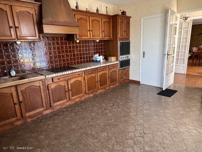 5 bedroom House in Sauze-Vaussais, Sauzé-Vaussais, France – r7495
