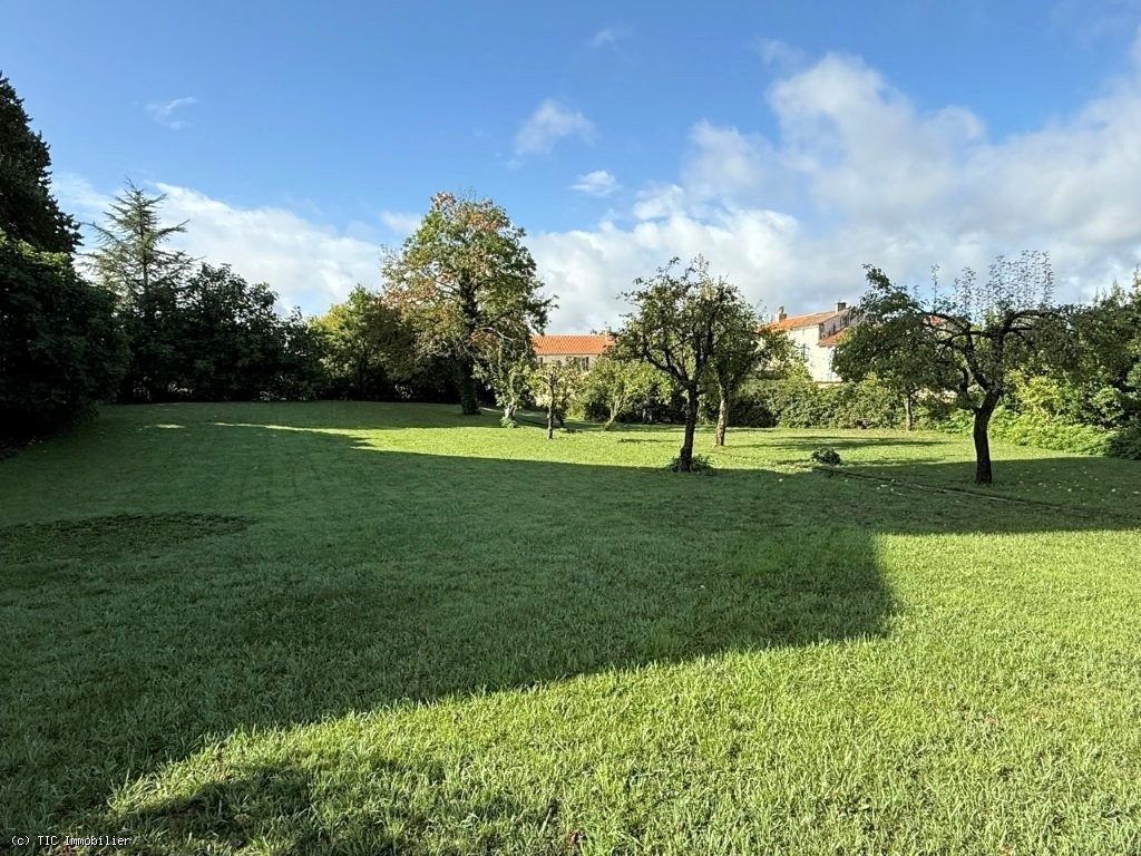 2 bedroom House in Villefagnan, France – r7355