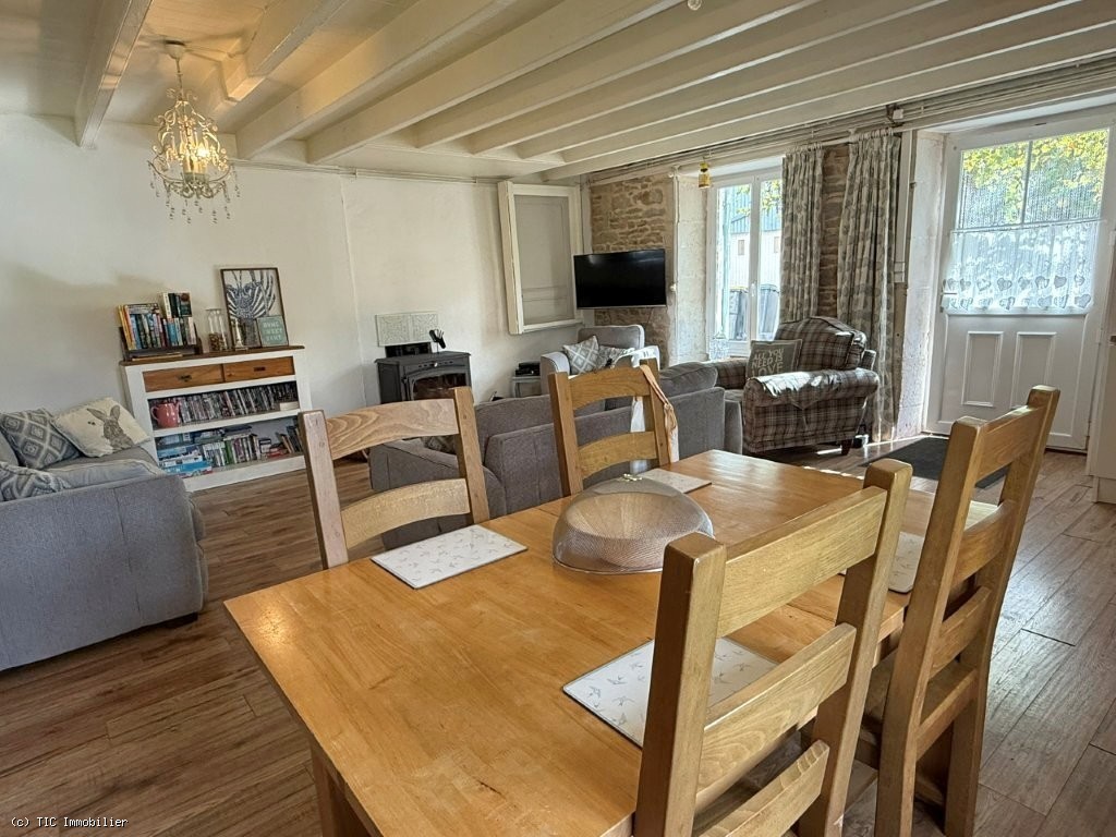 2 bedroom House in Villefagnan, France – r7355