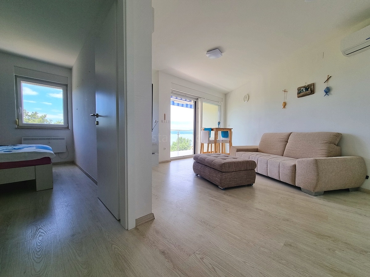 1 bedroom apartment in Omišalj, Croatia – 103694